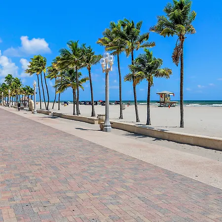 Hollywood Beachside Boutique Suite-3